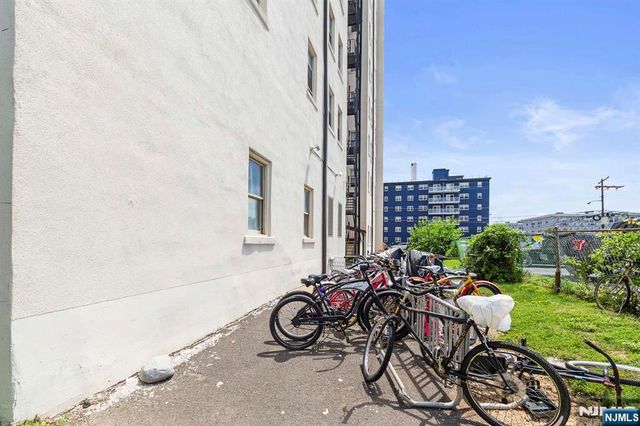 400 Deal Lake Drive 7H, Asbury Park, NJ 07712