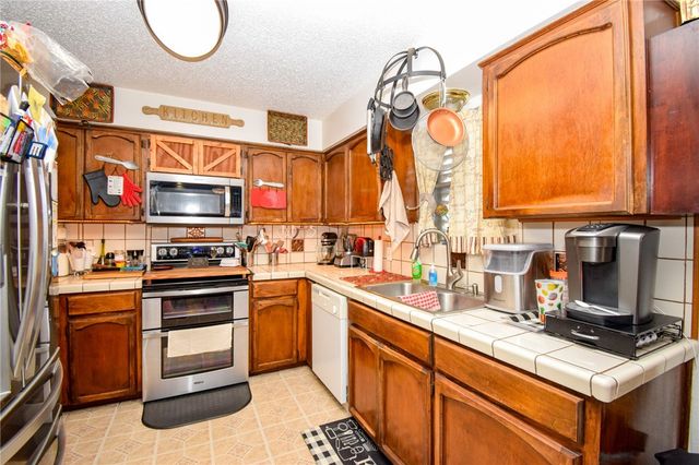921 Red Poll Cir, Corpus Christi, TX 78418
