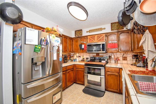 921 Red Poll Cir, Corpus Christi, TX 78418