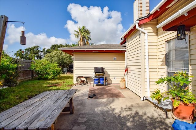 921 Red Poll Cir, Corpus Christi, TX 78418