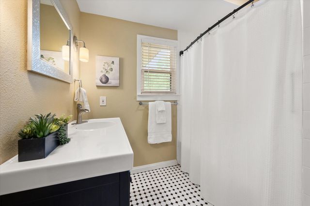 4001 Trail Lake Drive, Fort Worth, TX 76109