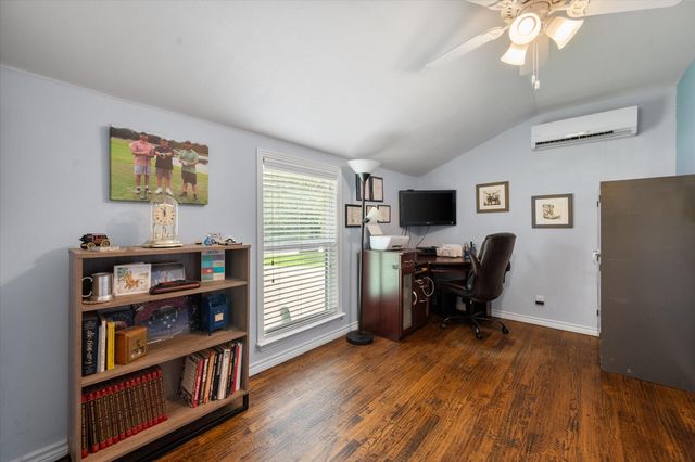 4001 Trail Lake Drive, Fort Worth, TX 76109
