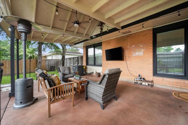 4001 Trail Lake Drive, Fort Worth, TX 76109