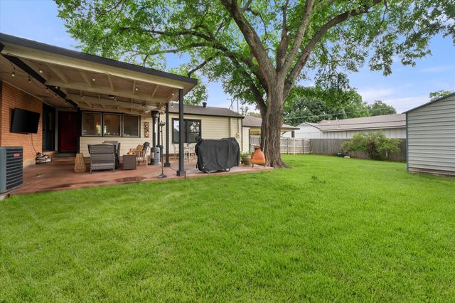 4001 Trail Lake Drive, Fort Worth, TX 76109