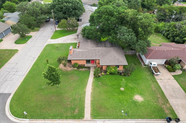 4001 Trail Lake Drive, Fort Worth, TX 76109
