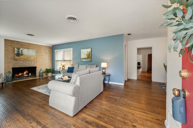 4001 Trail Lake Drive, Fort Worth, TX 76109
