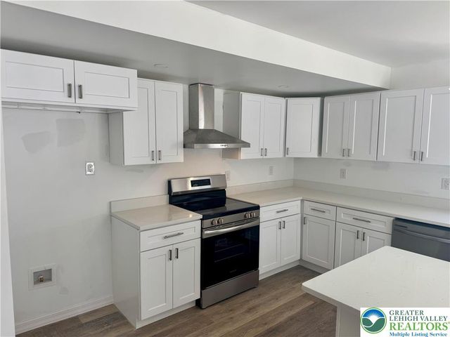 52 Tanglewood Drive, Penn Forest Twp, PA 18210