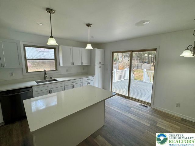 52 Tanglewood Drive, Penn Forest Twp, PA 18210