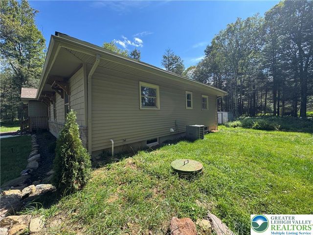 52 Tanglewood Drive, Penn Forest Twp, PA 18210