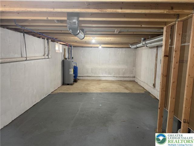 52 Tanglewood Drive, Penn Forest Twp, PA 18210