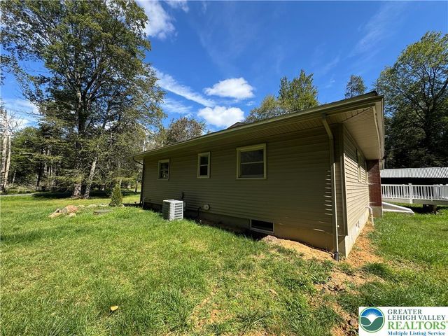 52 Tanglewood Drive, Penn Forest Twp, PA 18210