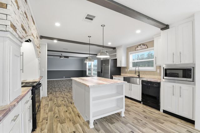 12245 County Road 37495, Cleveland, TX 77327