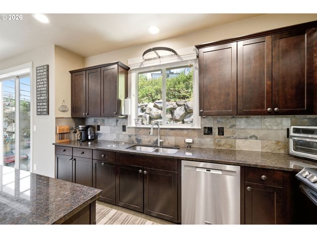 11846 Se WATERLEAF Dr, Happy Valley, OR 97086