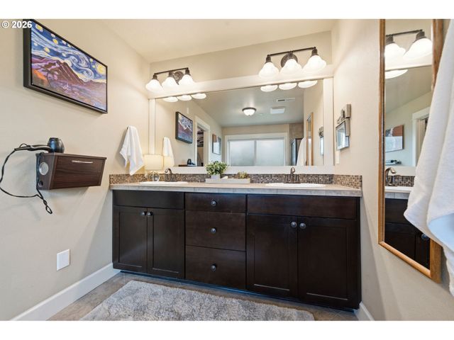 11846 Se WATERLEAF Dr, Happy Valley, OR 97086
