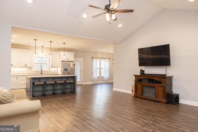 1057 County Road 553, Valley, AL 36854