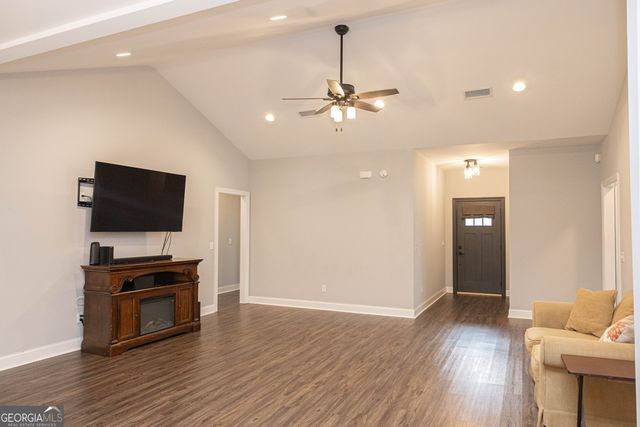 1057 County Road 553, Valley, AL 36854