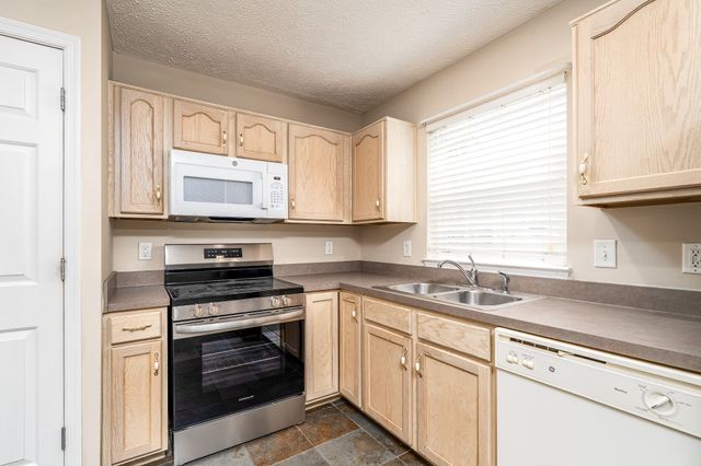 2005 McCrory Pl, Spring Hill, TN 37174