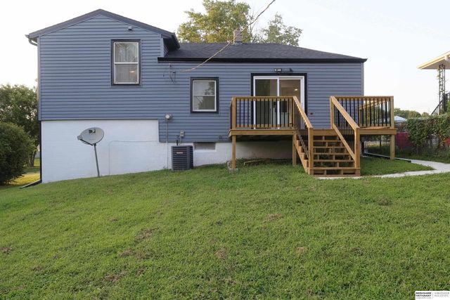 5215 P Street, Omaha, NE 68117