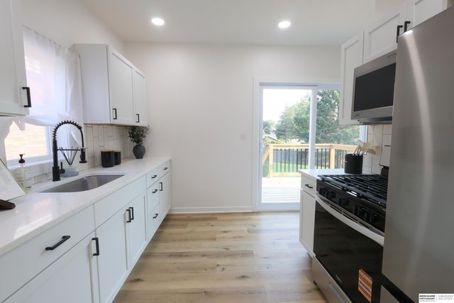 5215 P Street, Omaha, NE 68117
