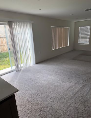 6693 E Nevada Avenue, Fresno, CA 93727