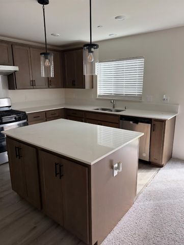 6693 E Nevada Avenue, Fresno, CA 93727