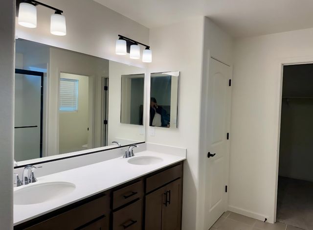 6693 E Nevada Avenue, Fresno, CA 93727