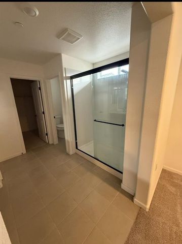 6693 E Nevada Avenue, Fresno, CA 93727