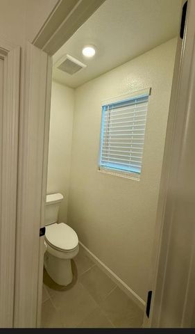 6693 E Nevada Avenue, Fresno, CA 93727