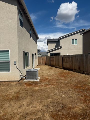 6693 E Nevada Avenue, Fresno, CA 93727