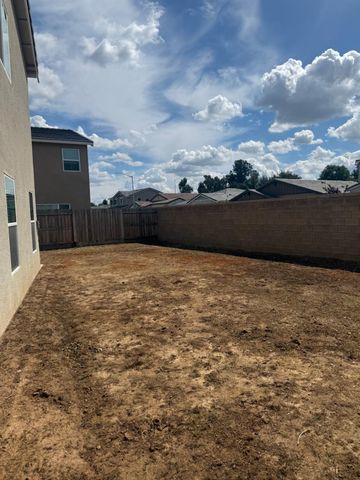 6693 E Nevada Avenue, Fresno, CA 93727