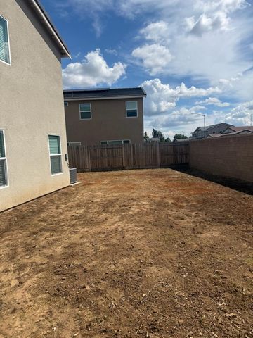 6693 E Nevada Avenue, Fresno, CA 93727