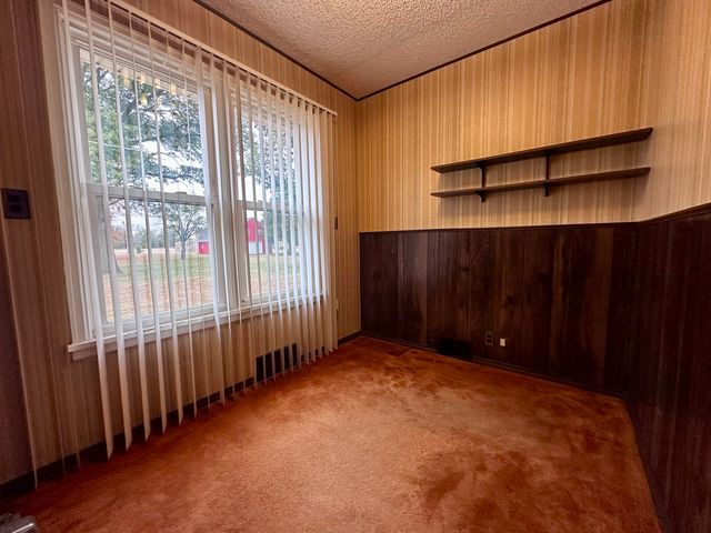 705 W Commercial Street, Lyndon, IL 61261