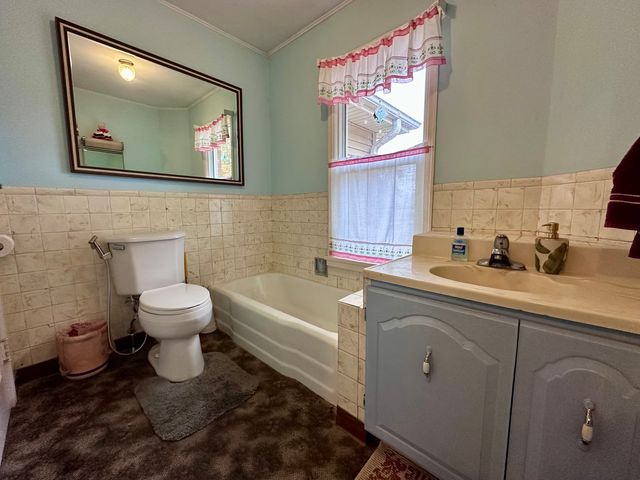 705 W Commercial Street, Lyndon, IL 61261