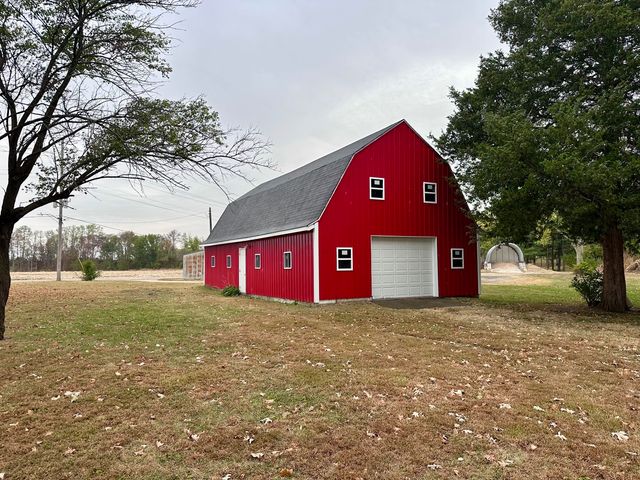 705 W Commercial Street, Lyndon, IL 61261