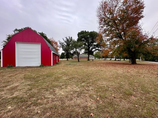 705 W Commercial Street, Lyndon, IL 61261