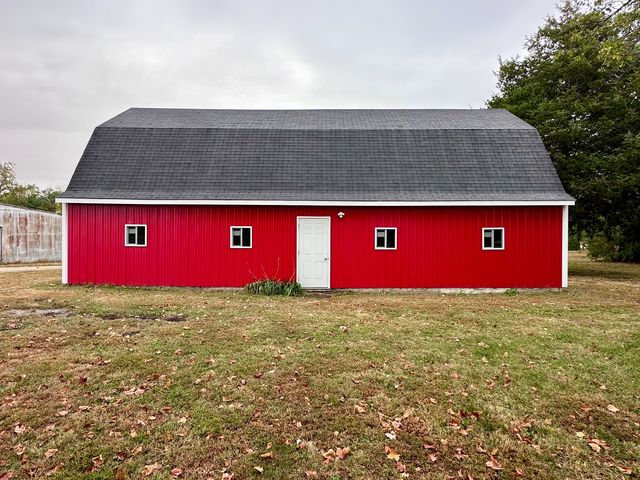 705 W Commercial Street, Lyndon, IL 61261