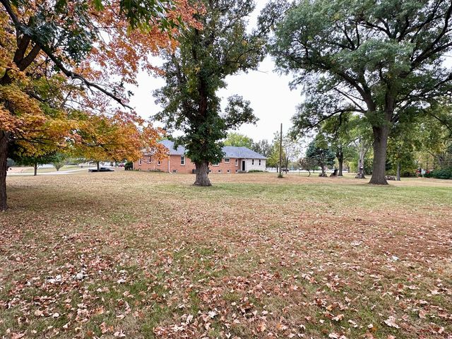 705 W Commercial Street, Lyndon, IL 61261