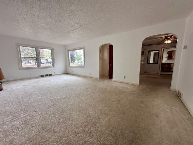 705 W Commercial Street, Lyndon, IL 61261