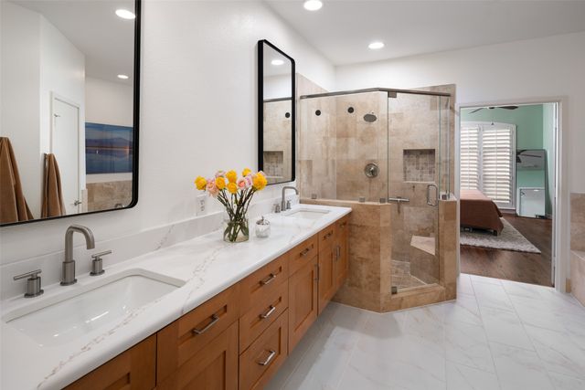 2411 N Hall Street 38, Dallas, TX 75204