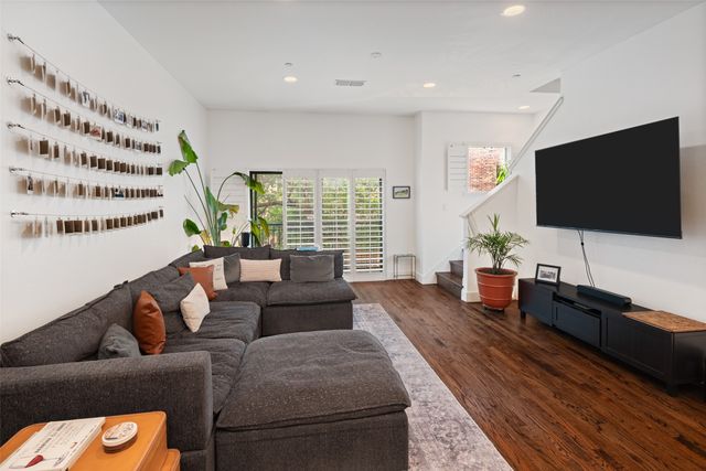 2411 N Hall Street 38, Dallas, TX 75204