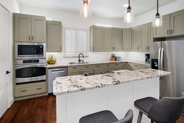 2411 N Hall Street 38, Dallas, TX 75204
