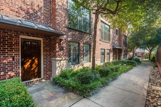 2411 N Hall Street 38, Dallas, TX 75204