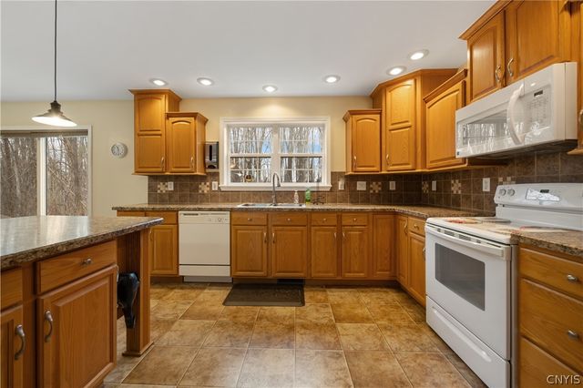 8759 Fergerson Road, Cicero, NY 13039
