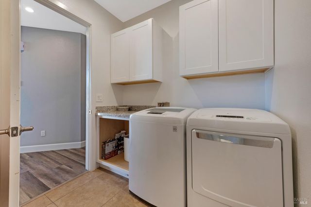 1441 Timberhill Rd, Santa Rosa, CA 95401