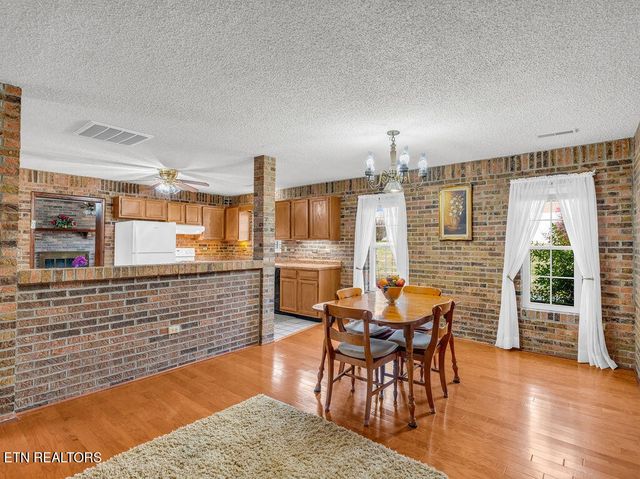 1000 Grandview Drive, Lenoir City, TN 37772