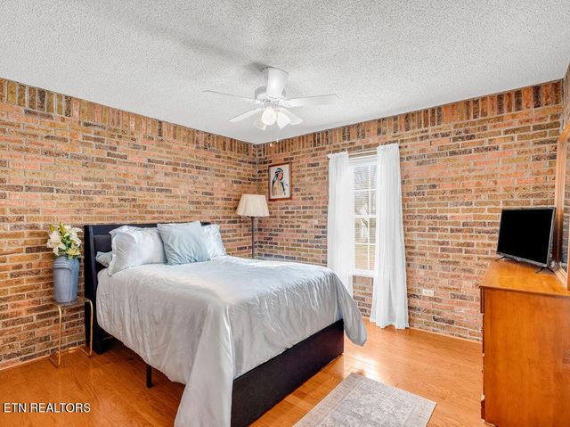 1000 Grandview Drive, Lenoir City, TN 37772