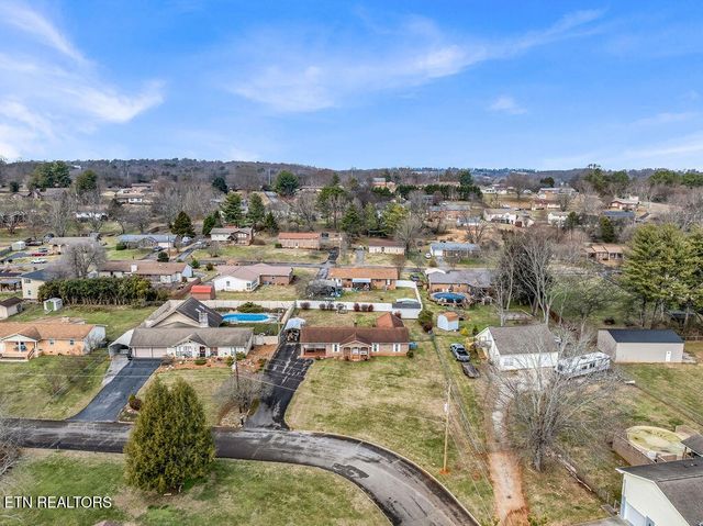 1000 Grandview Drive, Lenoir City, TN 37772