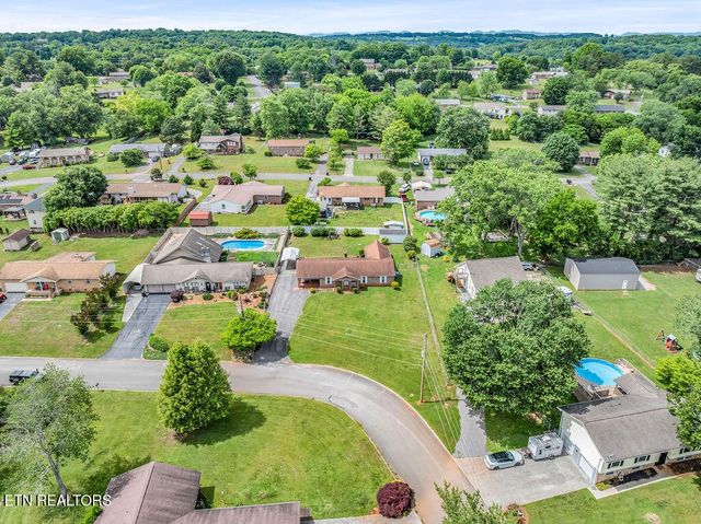 1000 Grandview Drive, Lenoir City, TN 37772