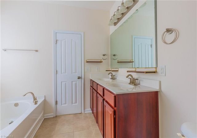 2582 Viola Court, Winston-salem, NC 27127