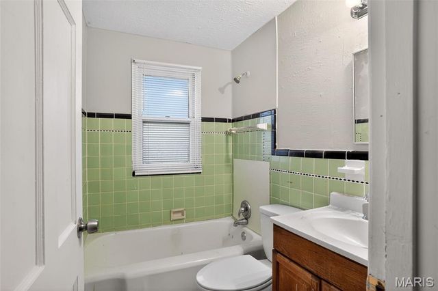8151 Underhill Drive, St Louis, MO 63114